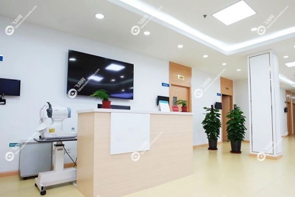 上海和平眼科医院欧阳朝祜做后巩膜加固手术吗3.jpg