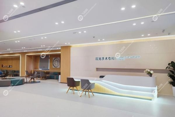 南宁爱尔眼科医院近视手术价格：全飞秒16800元起,专 家亲诊/技术领 先又贴心！2