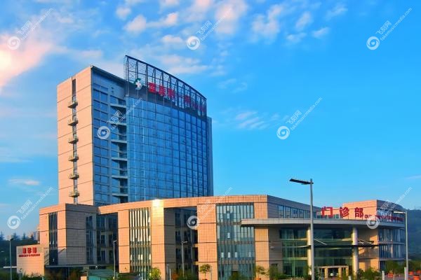 重庆医科大学附属第 一医院眼科专 家预约:杜之渝/胡柯等专 家号这样抢!2 重庆医科大学附属第 一医院眼科专 家预约:杜之渝/胡柯等专 家号这样抢!2