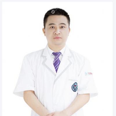 叶明龙