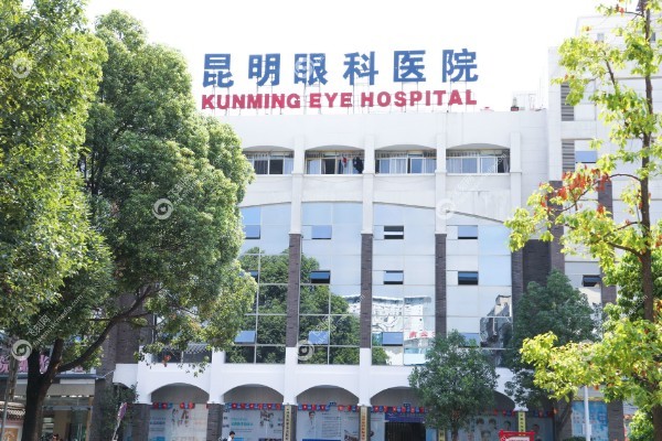 昆明眼科医院做圆锥角膜交联手术的人多吗.jpg