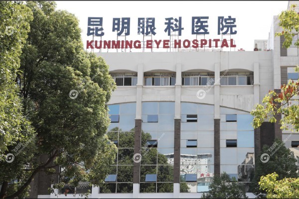 昆明眼科医院做圆锥角膜交联手术的人多吗.jpg