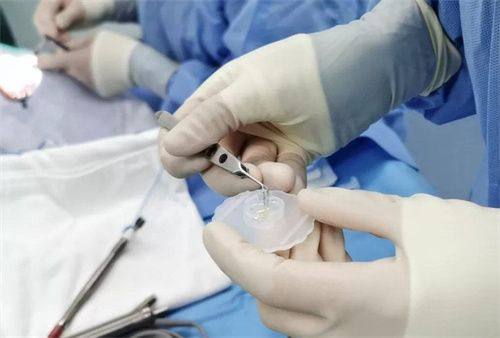 乌鲁木齐空军医院眼科怎么样？西北排名第5，网上挂号和电话号码