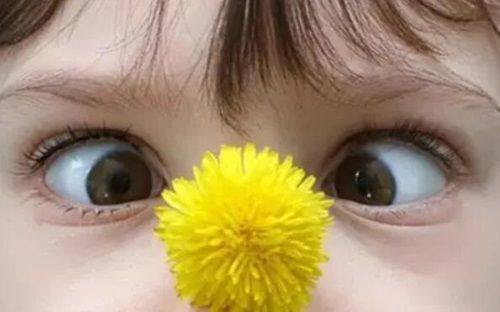 郑大一附院眼科咨询热线：0371-6***14，在郑东院区附专家坐诊时间