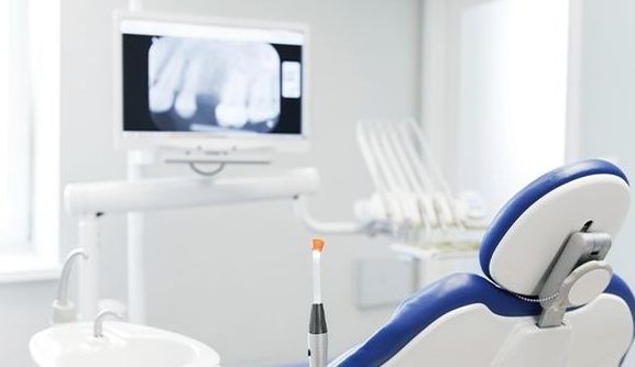 四、北京中科百年中老年口腔医院预约电话是多少地址电话